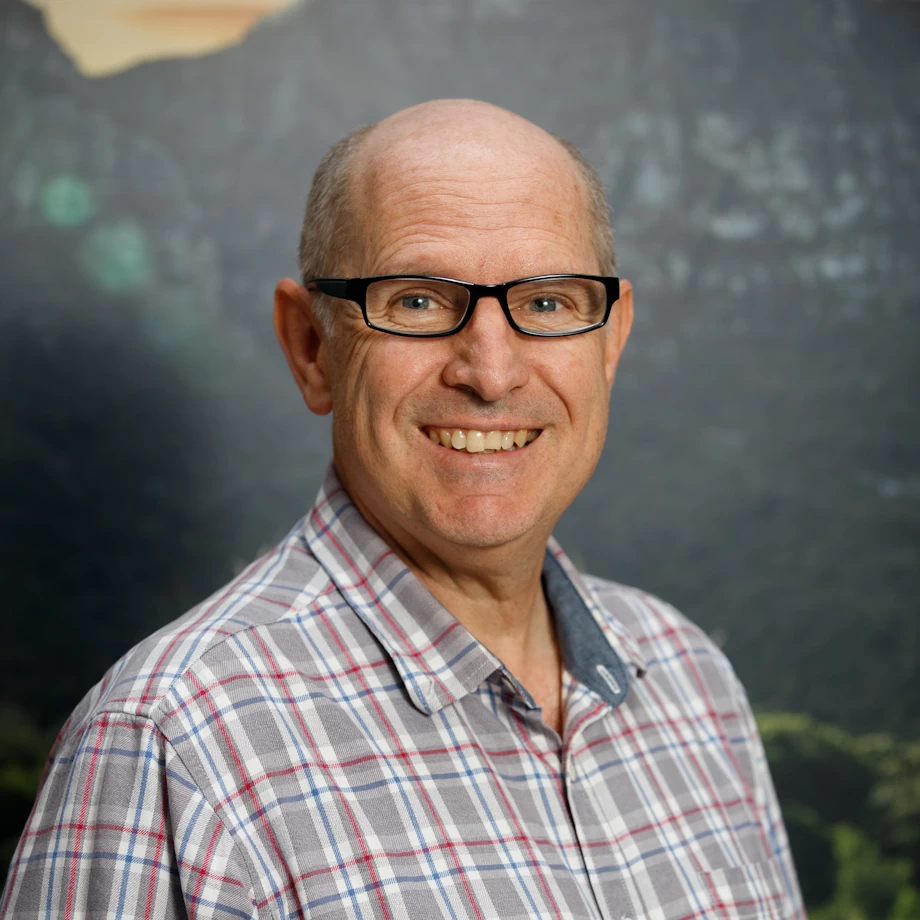 Dr D Hurter